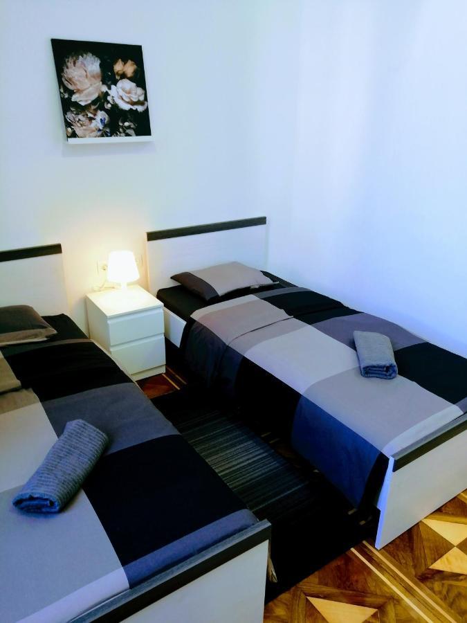 Zpula Center Studio Apartments Ngoại thất bức ảnh