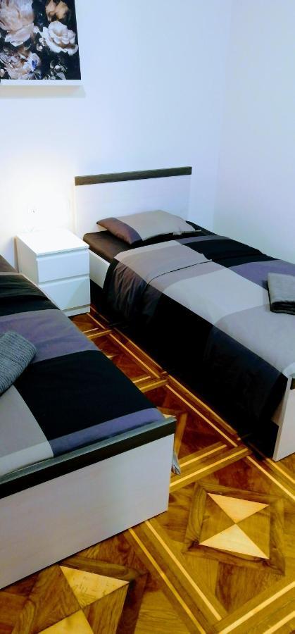 Zpula Center Studio Apartments Ngoại thất bức ảnh