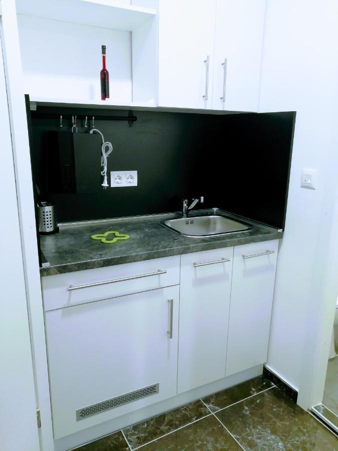 Zpula Center Studio Apartments Ngoại thất bức ảnh