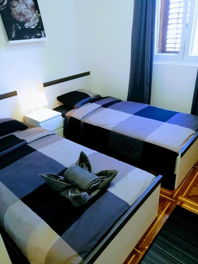 Zpula Center Studio Apartments Ngoại thất bức ảnh