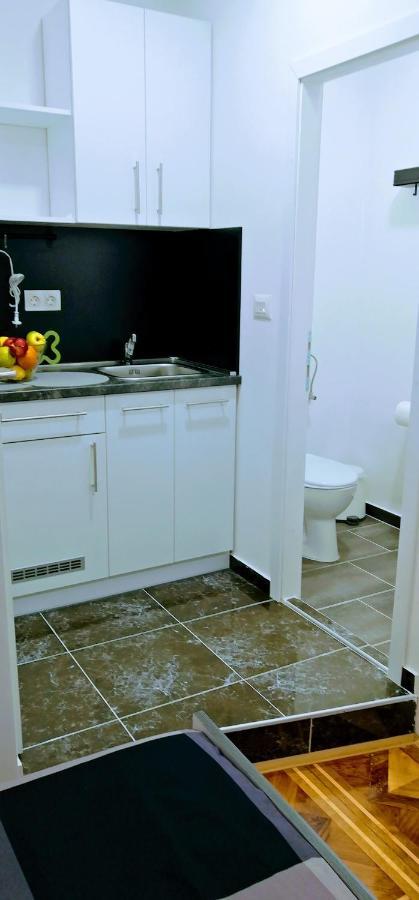 Zpula Center Studio Apartments Ngoại thất bức ảnh