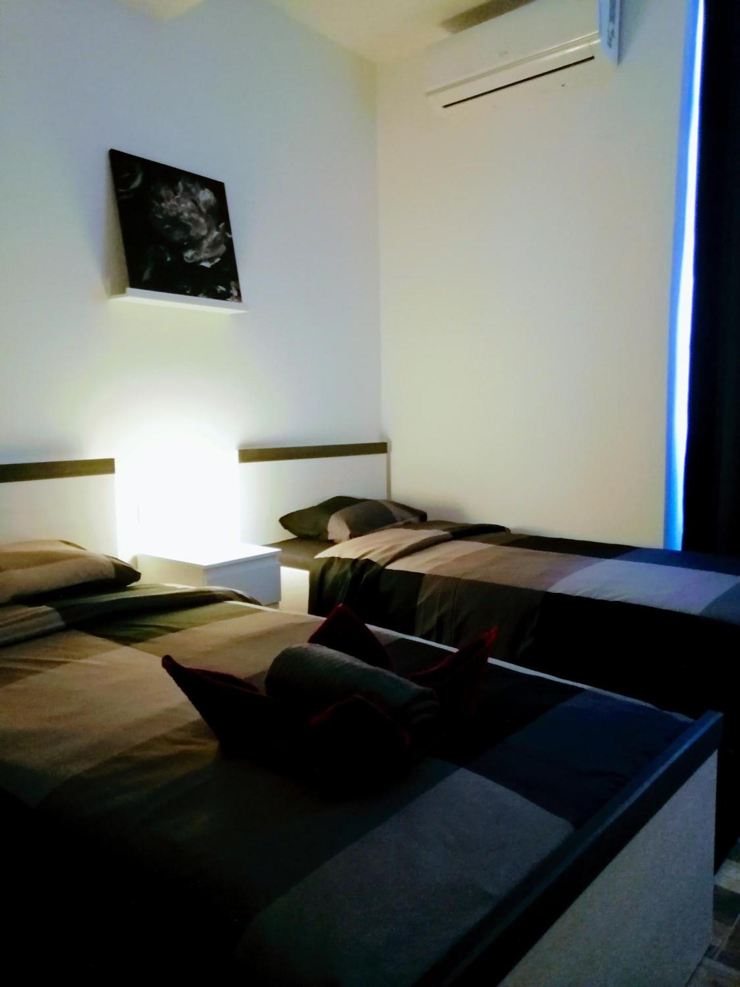 Zpula Center Studio Apartments Ngoại thất bức ảnh